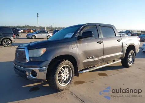 2011 Toyota Tundra Grade 4.6L V8 z USA, uszkodzony, nr VIN 5TFEM5F19BX023925